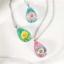 Load image into Gallery viewer, Creative Transparent Natural flower Pendant For Women
